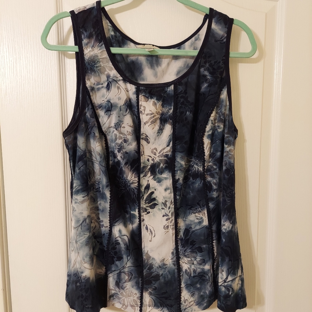 Navy pattern sleeveless blouse